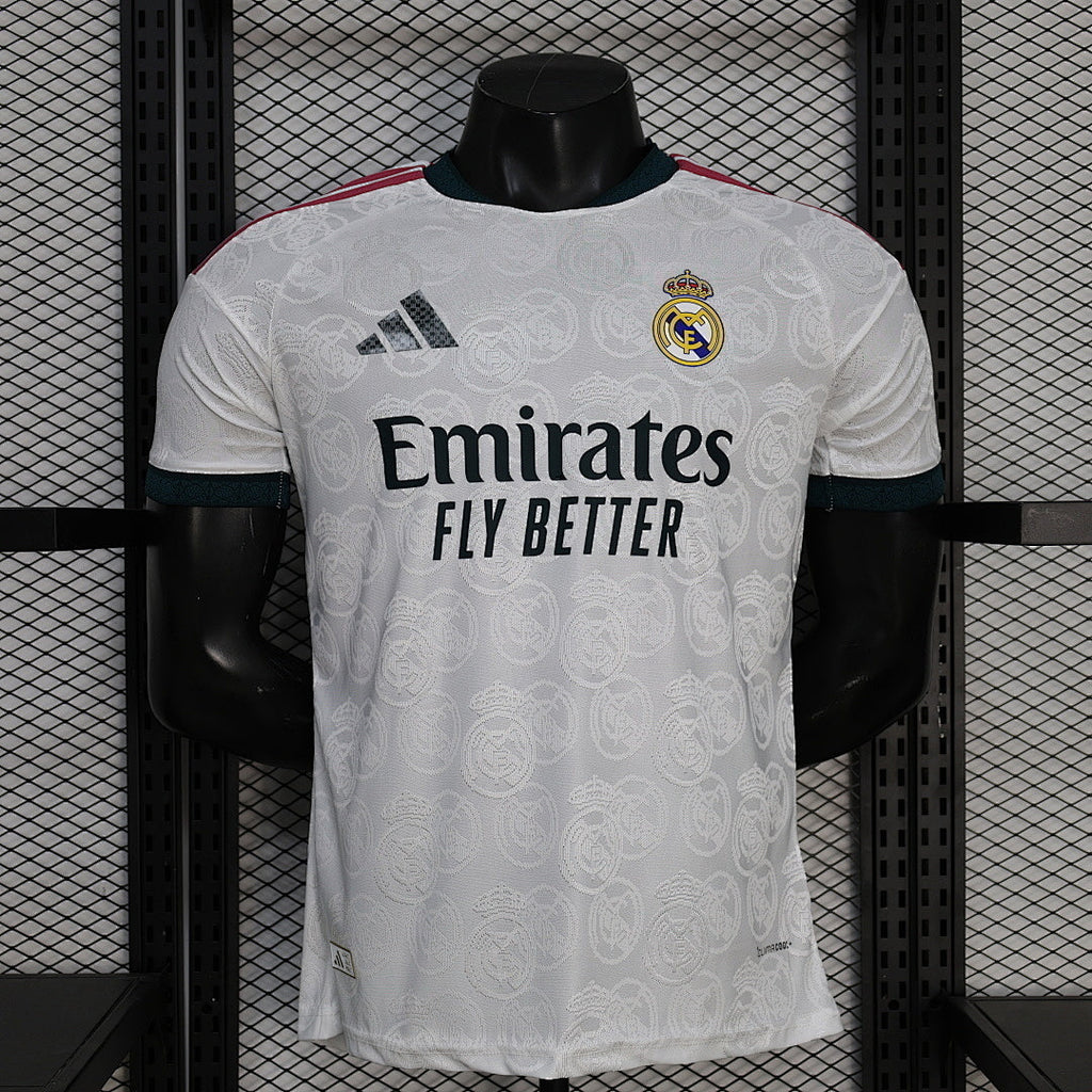 Maillot Real Madrid Concept 2026-27 de Le 12 -ème Maillot, jersey blanc avec logo du club et détails de design modernes