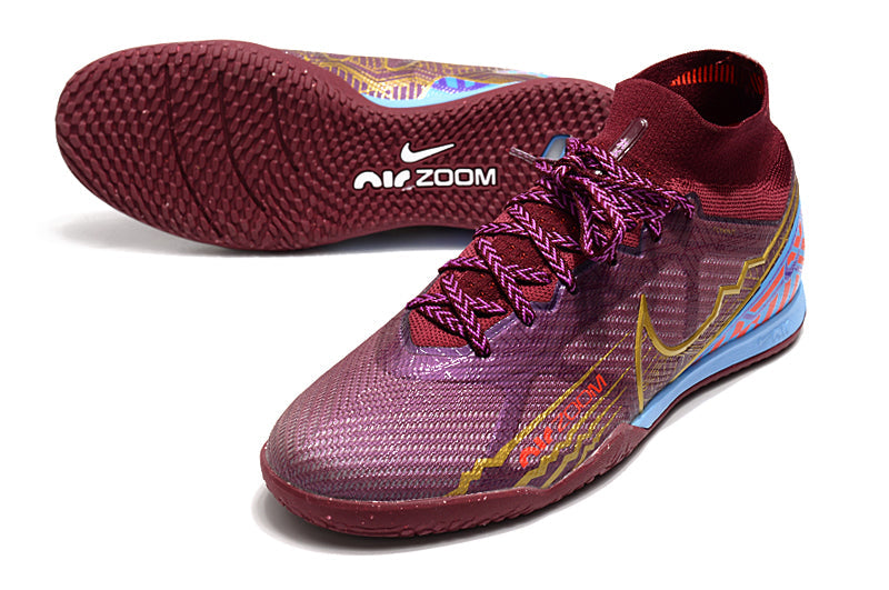 Crampons Mercurial Superfly IX Elite de Le 12 -ème Maillot, vue détaillée, avec pointes en métal pour football professionnel.