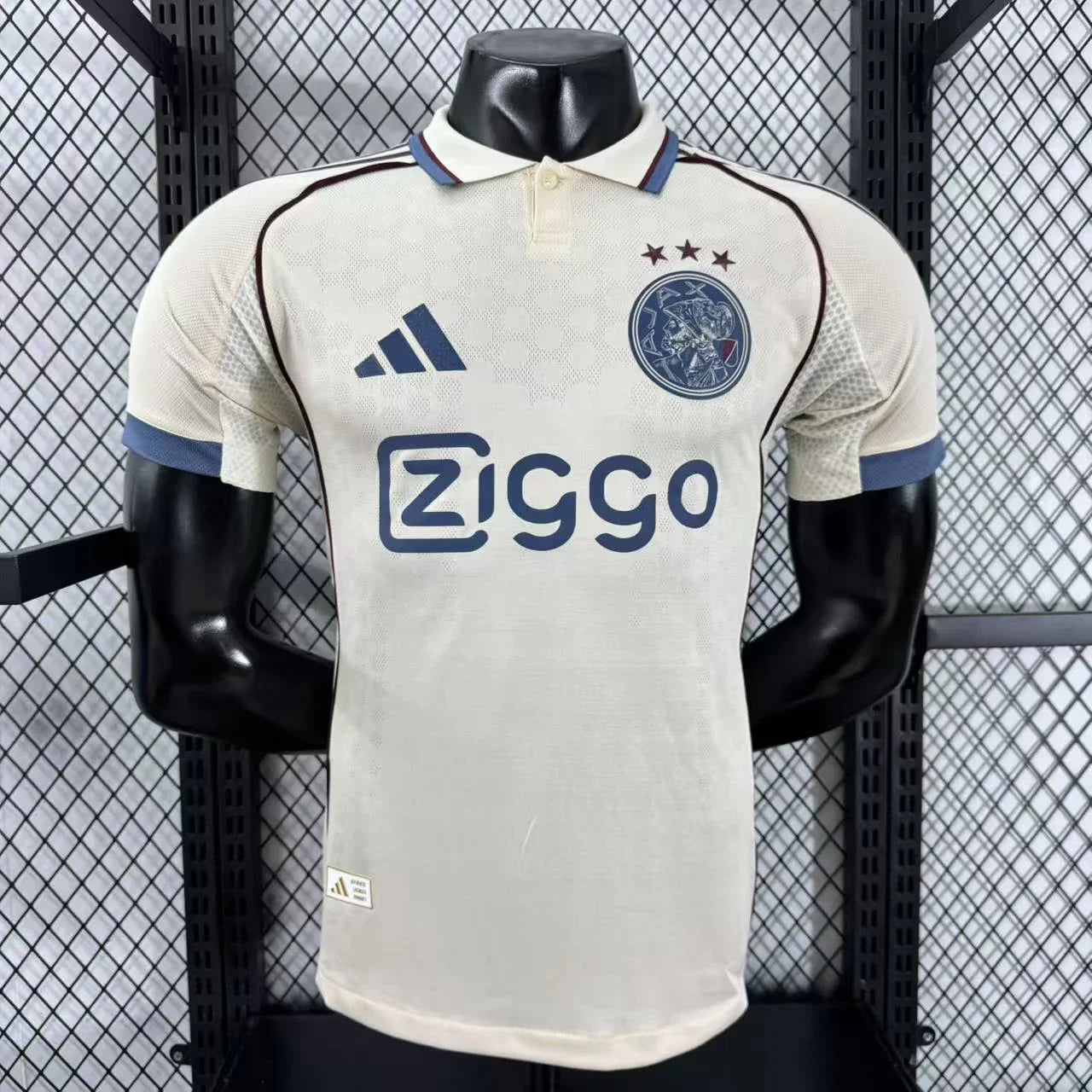 Maillot de football Ajax 2025-26 Le 12-ème Maillot, maillot officiel avec logo Ajax et design moderne, vue de face.