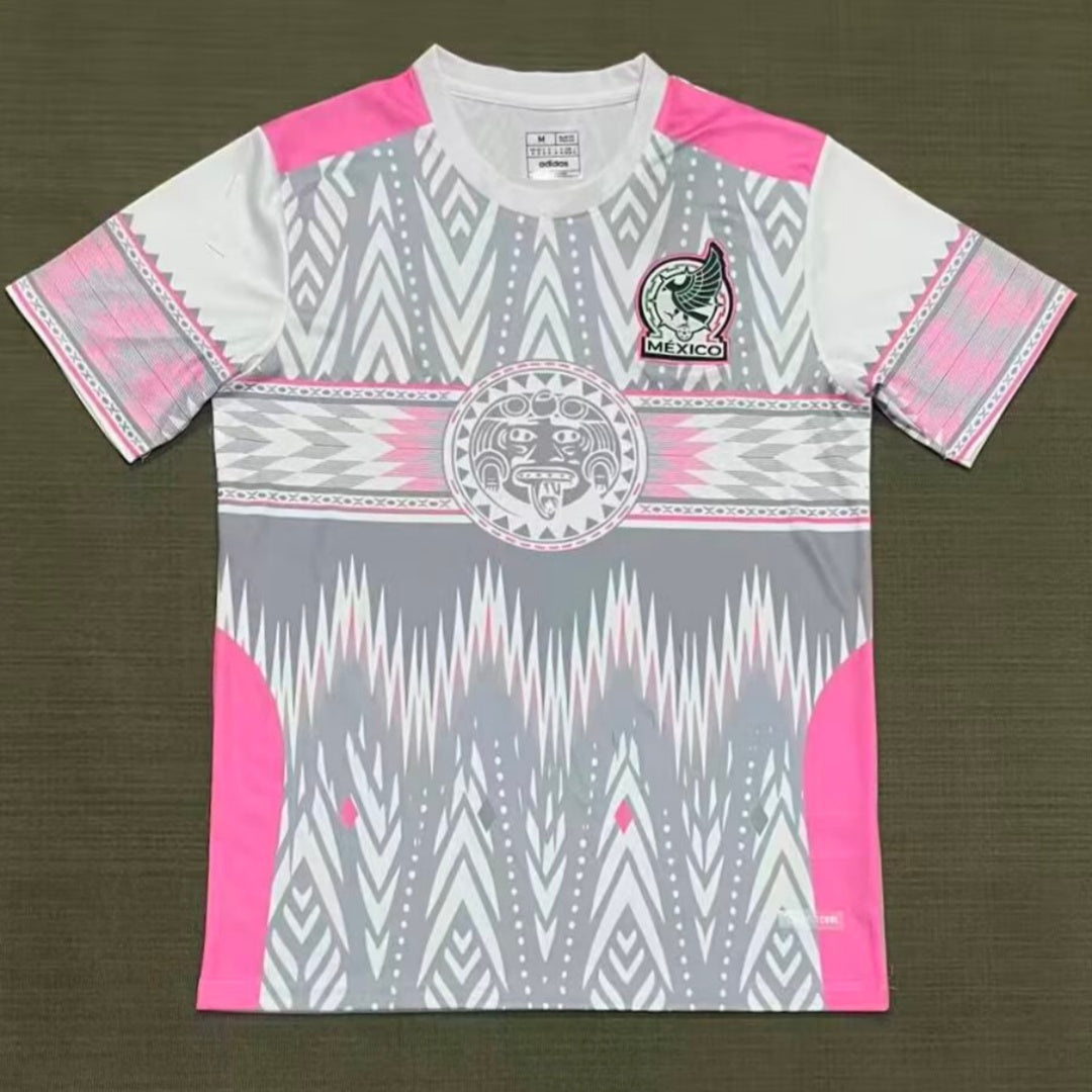 Maillot de football Mexique 25/26 rose, modèle spécial, par la marque Le 12 -ème Maillot, vue de face avec détails colorés
