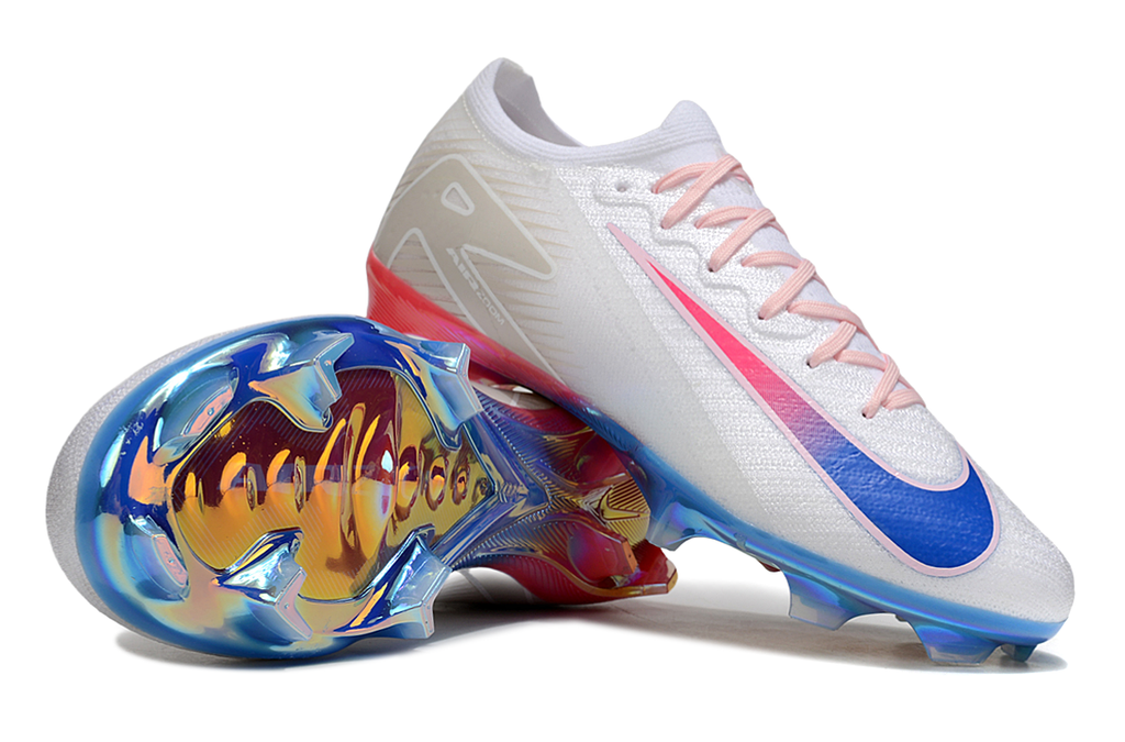Crampons Mercurial Superfly IX Elite de Le 12 -ème Maillot, vue de face avec pointes en acier pour football.