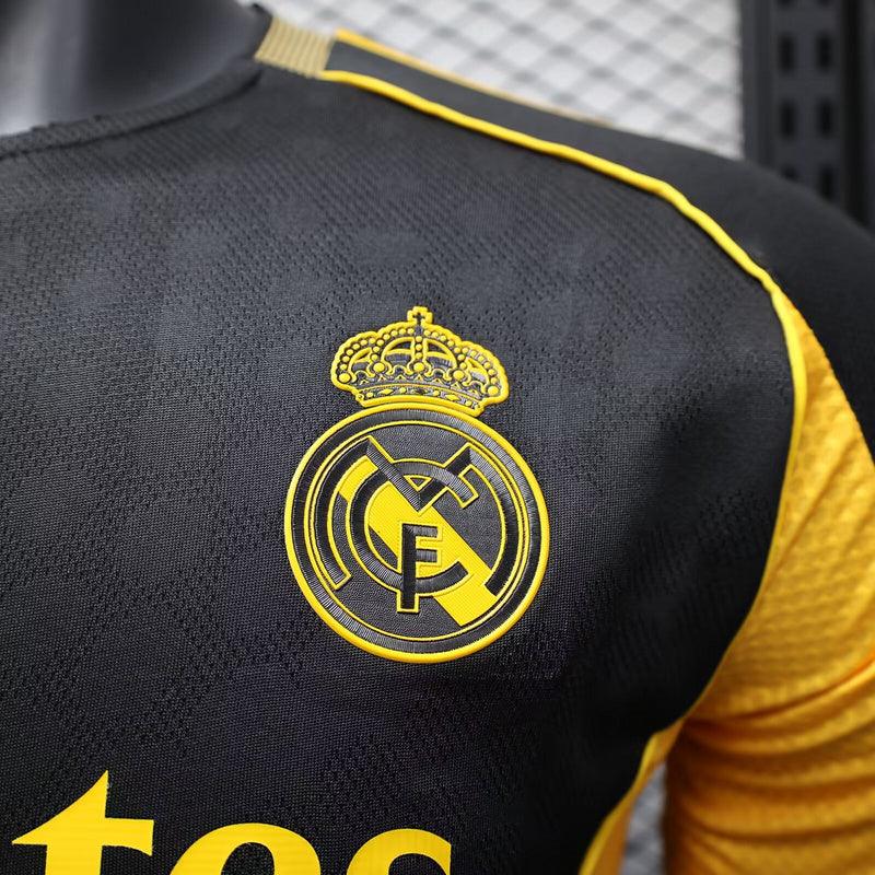Maillot de football Real Madrid concept 2025-26, maillot officiel de Le 12 -ème Maillot, vue avant avec logo et design moderne.