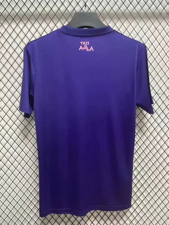 Maillot Algérie 2024/2025 concept violet de la marque Le 12 -ème Maillot, vue de face avec design moderne et logo national.