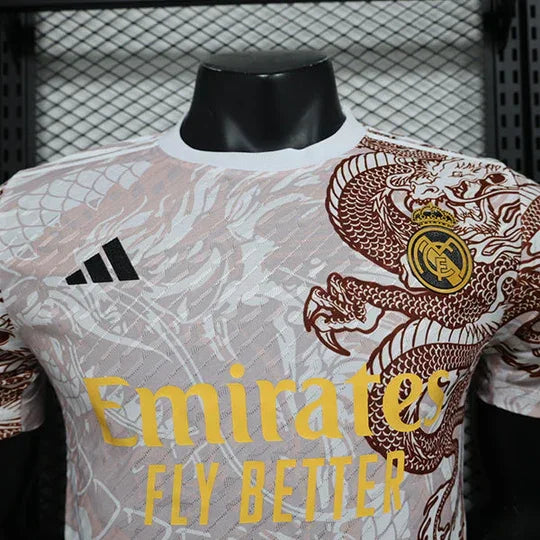 Maillot Real Madrid Concept 2024 de Le 12 -ème Maillot, maillot de football à manches courtes, design moderne et logo du club visible