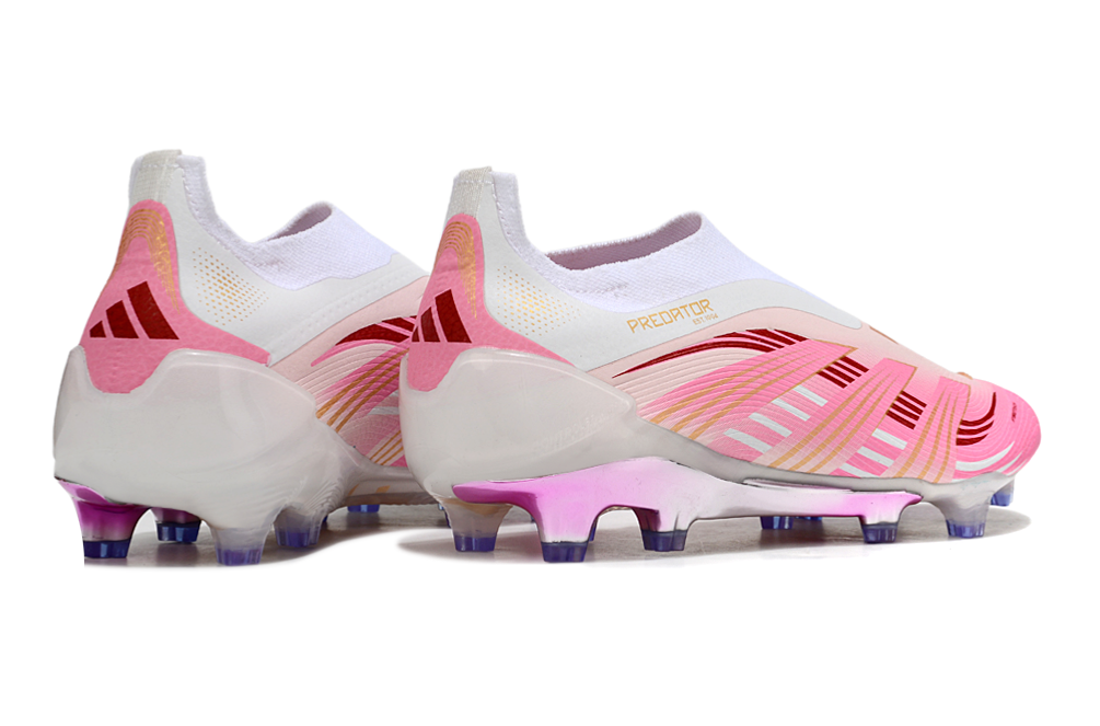 Crampons Predator Elite LL FG de Le 12 -ème Maillot, vue montrant les pointes en acier et le design robuste pour escalade.