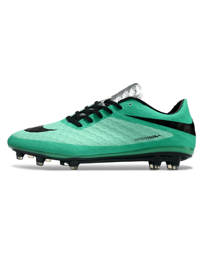 Crampons Hypervenom Phantom de Le 12 -ème Maillot pour football, semelles en acier et crampons pour terrain synthétique
