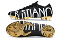 Crampons Mercurial Vapor XII Elite de Le 12 -ème Maillot, vue en gros plan avec pointes en métal pour football.
