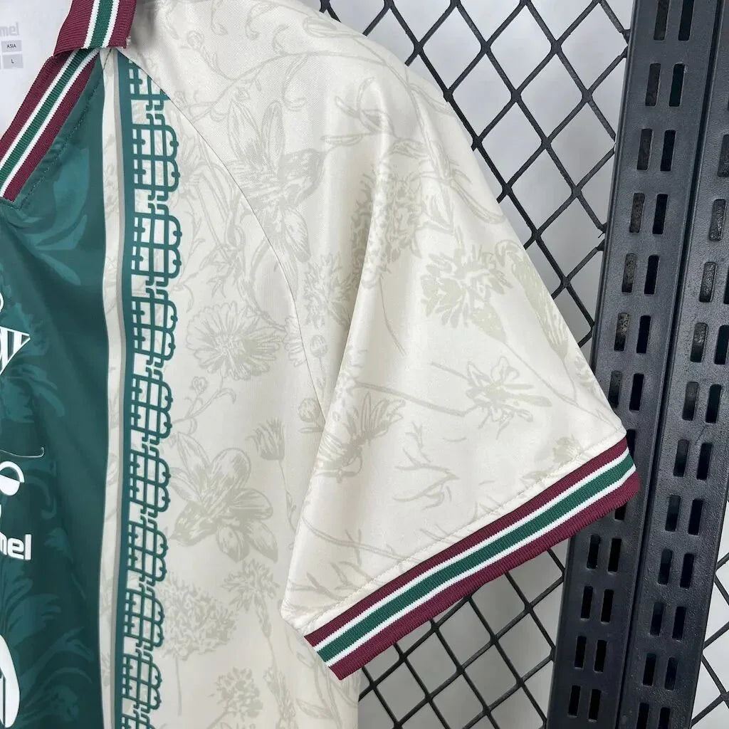 Maillot de football Betis concept 2025-26, en vert avec détails blancs, portant le logo de Le 12 -ème Maillot.