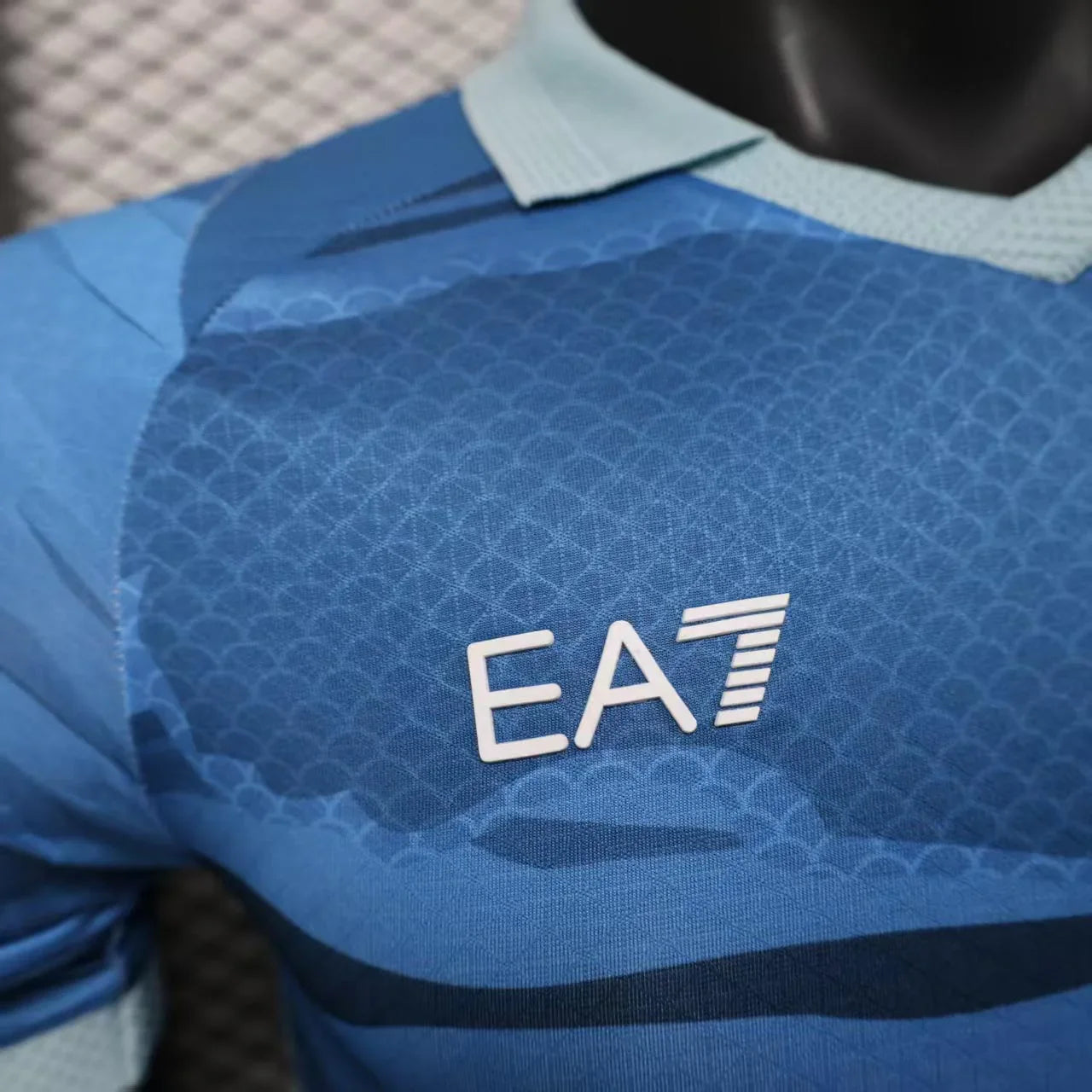 Maillot Napoli 2025/26 Le 12 -ème Maillot, jersey de football avec logo Napoli et détails en bleu et blanc.