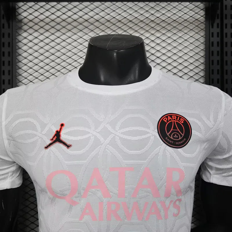 Maillot PSG concept 2025-26 de Le 12 -ème Maillot, vue de face avec logo et design moderne, tissu en polyester bleu avec détails rouges