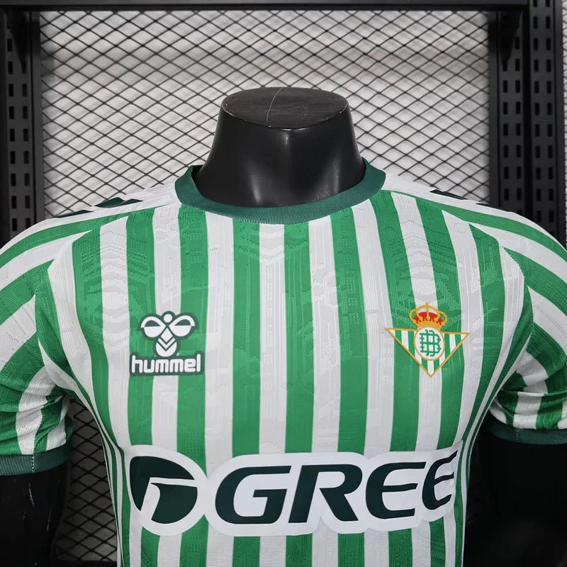Maillot Bétis concept 2025-26 de Le 12 -ème Maillot, devant avec logo et design moderne, en tissu bleu et blanc.