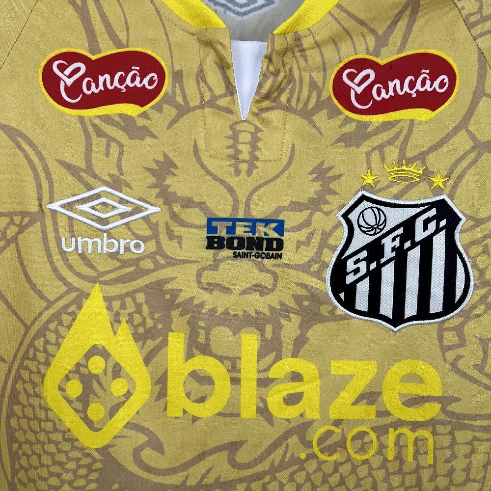 Maillot Santos concept 2025-26 de Le 12, maillot de football avec design innovant, vue de face avec logo et détails.