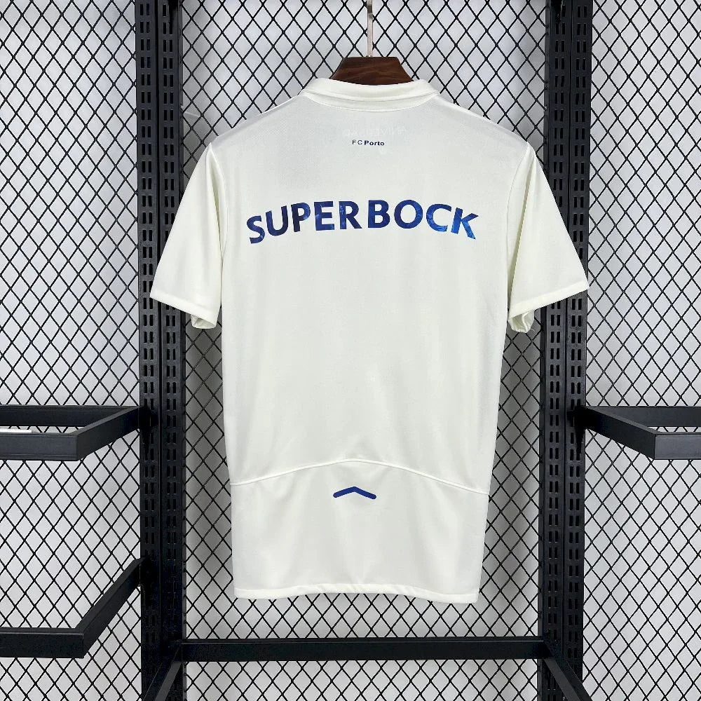 Maillot extérieur du FC Porto 2025-26, marque Le 12 -ème Maillot, vue frontale avec logo et design sportif.