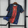 Maillot PSG concept 2025-26 de Le 12 -ème Maillot, devant avec logo du club et design innovant, tissu sportif visible.