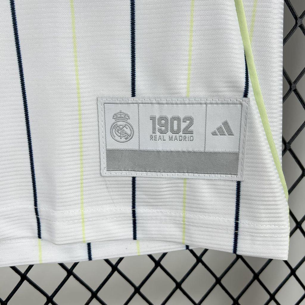 Maillot concept Real Madrid 2025-26, maillot officiel de football Le 12 -ème Maillot, vue front avec logo et design moderne