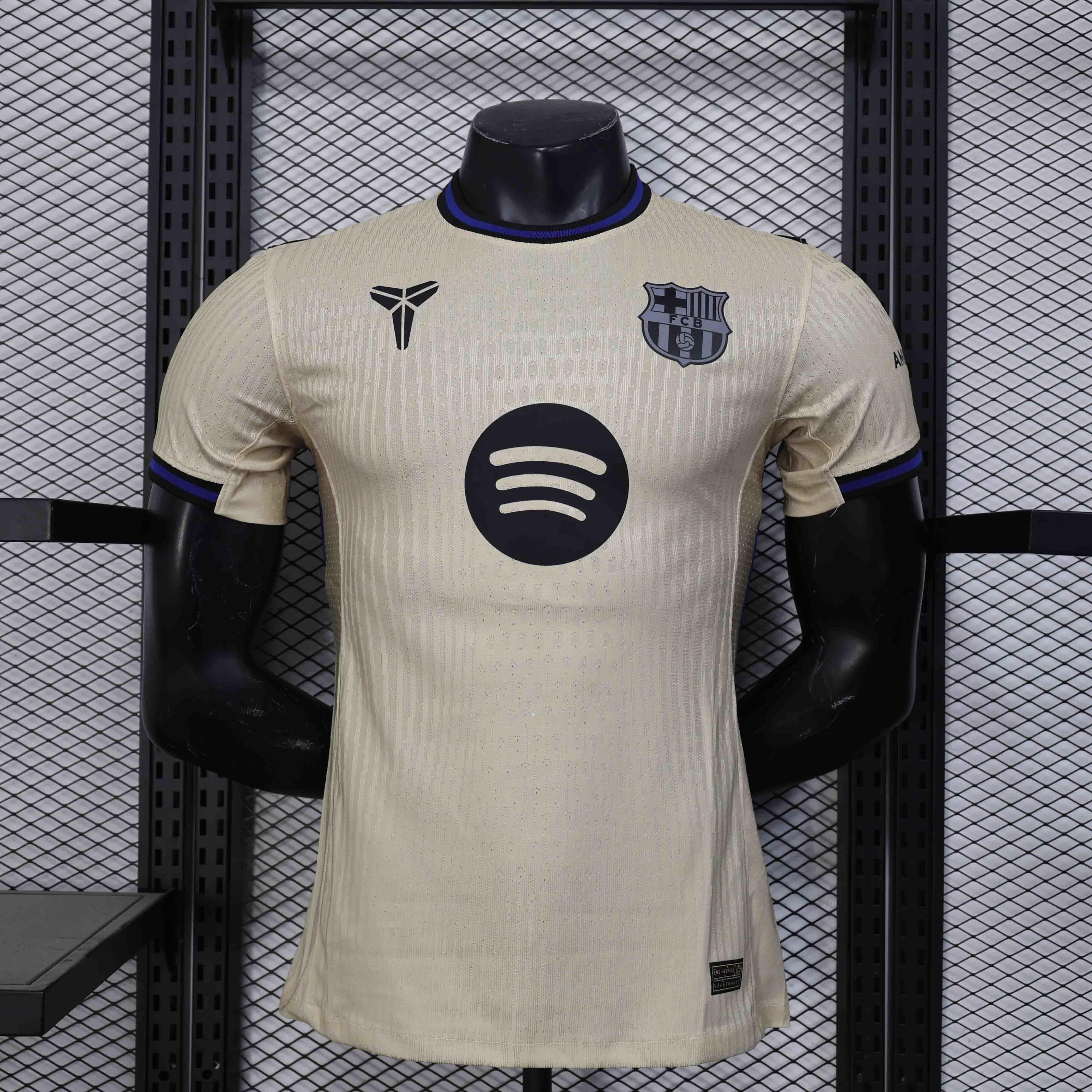 Maillot extérieur du FC Barcelone 2025-26, marque Le 12 -ème Maillot, vue de face avec logo et design officiel.