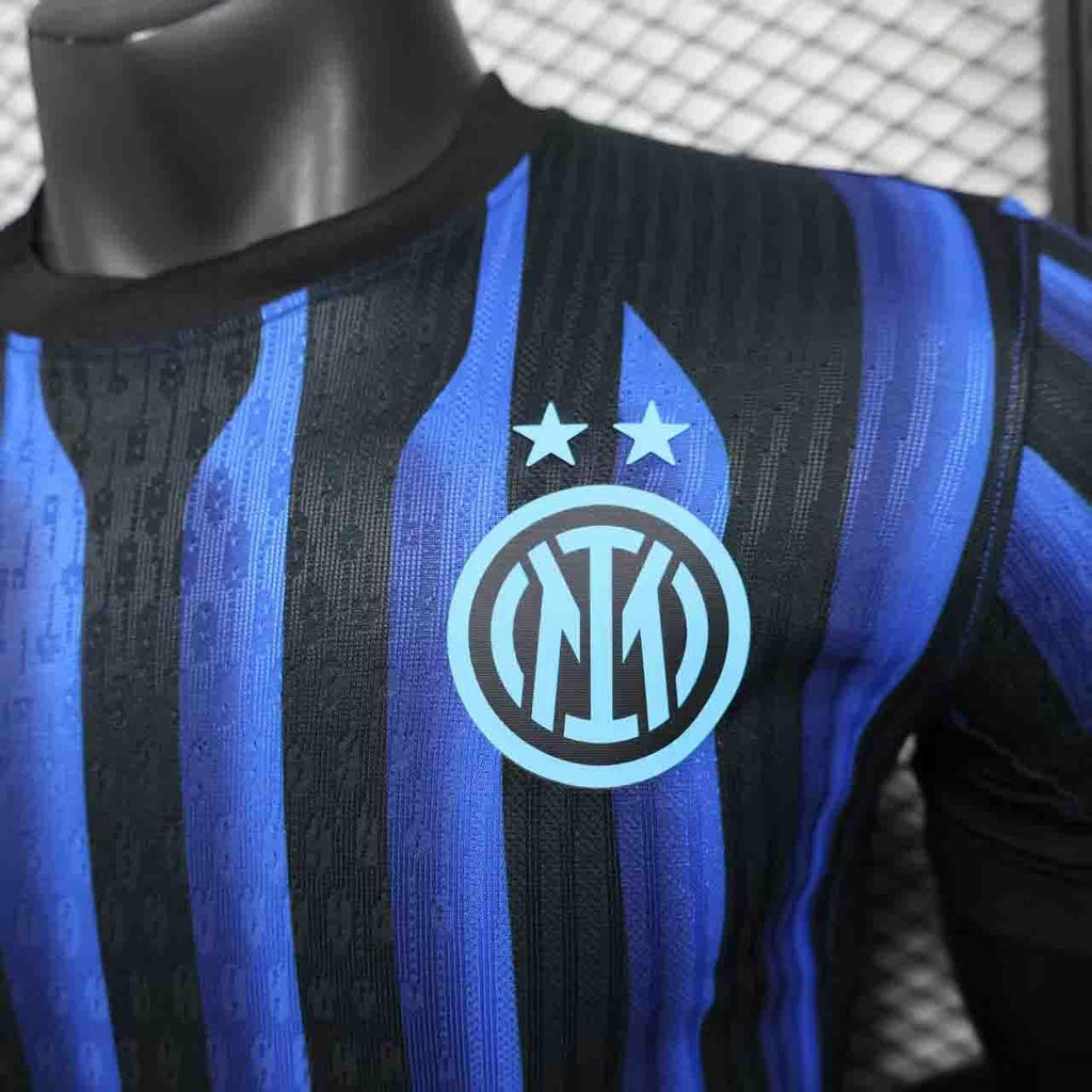 Maillot de football Inter Milan 2025-26 Le 12-ème Maillot, maillot bleu avec logo du club et détails en blanc.