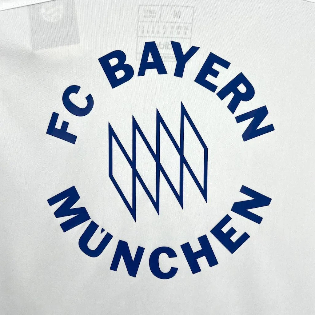 Maillot Bayern Munich concept 2025-26 de Le 12 -ème Maillot, vue frontale avec logo et design moderne, tissu en polyester.