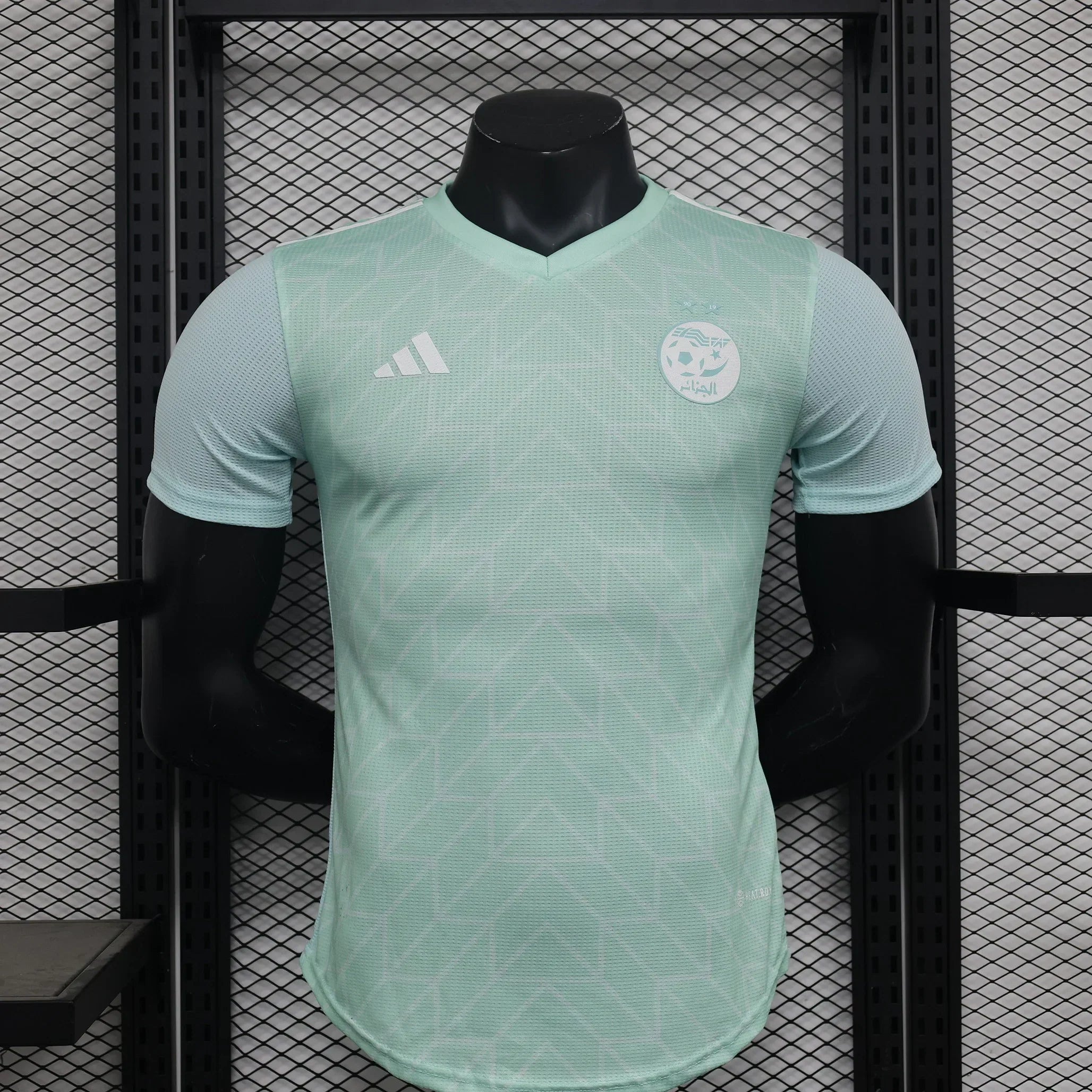 Maillot de football Algérie Le 12 -ème Maillot, modèle Concept 2024-2025, vue de face avec logo et détails du design.
