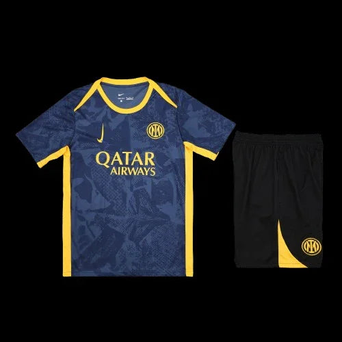 Ensemble Inter Milan Le 12 -ème Maillot, maillot de football bleu et noir avec logo de l'équipe, vue de face.