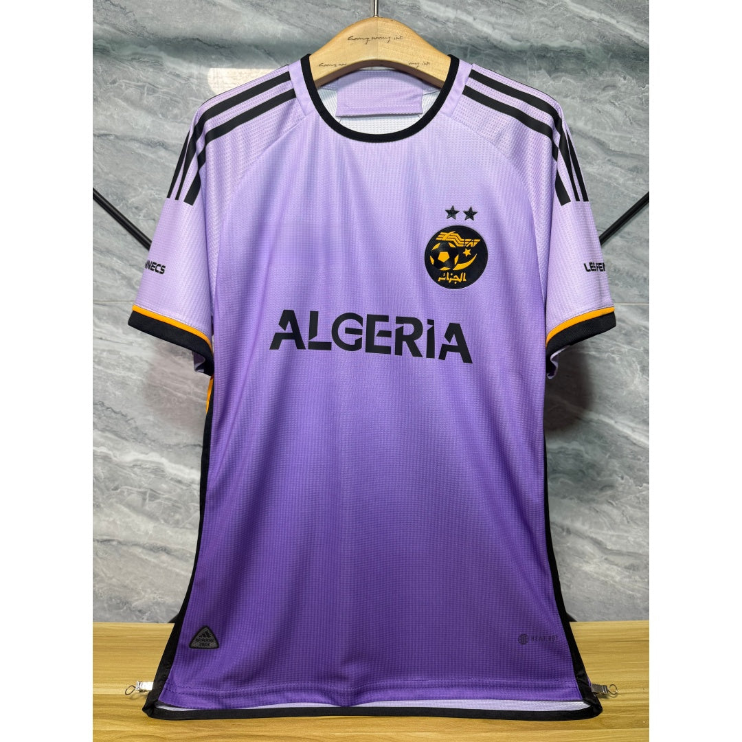Maillot de football violet pour enfant 25/26 ans, modèle spécial Algérie, par Le 12 -ème Maillot, vue de face.