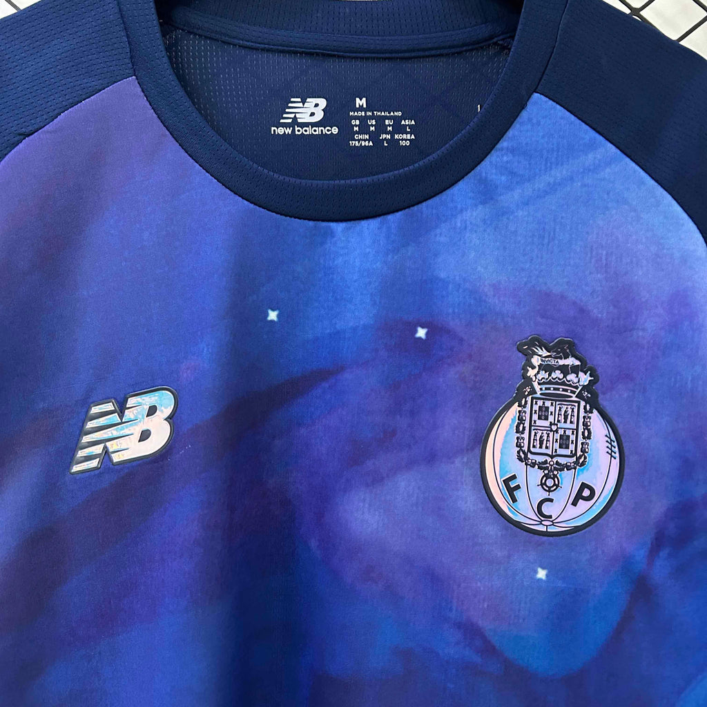 Maillot de football Porto Concept 2024-25 de la marque Le 12 -ème, vue de face avec logo et design moderne.