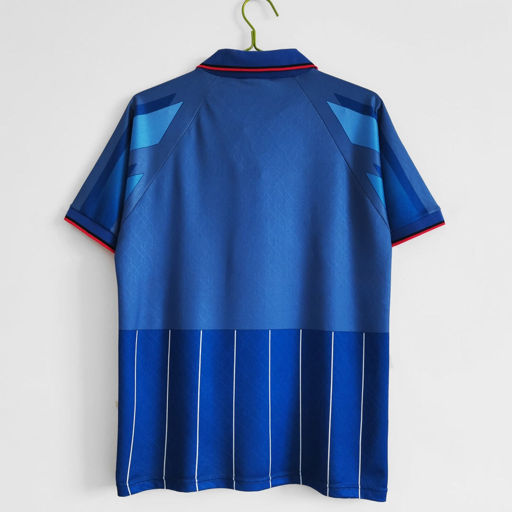Maillot rétro AC Milan troisième 1995-1996 Le 12, maillot de football vintage avec logo et design classique.