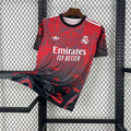 Maillot Real Madrid foot concept rose 2024 2025 de la marque Le 12 -ème Maillot, vue de face avec détails du design.