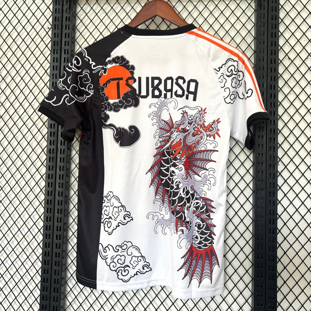 Maillot 2024-2025 Le 12 -ème Maillot inspiré de l'anime japonais, design spécial avec motifs colorés, vue de face.