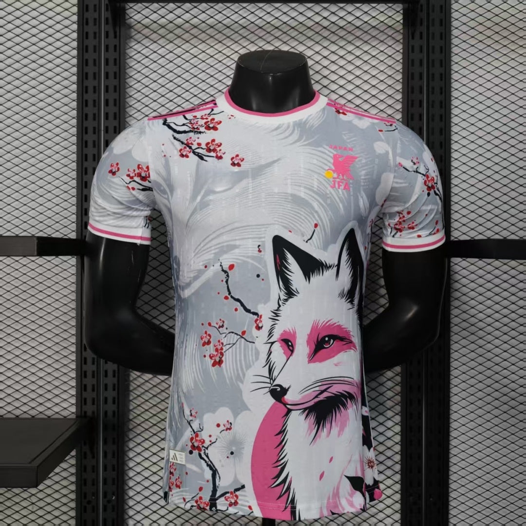 Maillot pour jeunes de 25/26 ans Le 12 -ème Maillot, modèle spécial joueur II, en tissu léger avec logo et détails de conception.