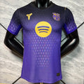 Maillot violet de football Barcelone 25/26 Le 12 -ème Maillot, vue de face, avec logo et détails du maillot.