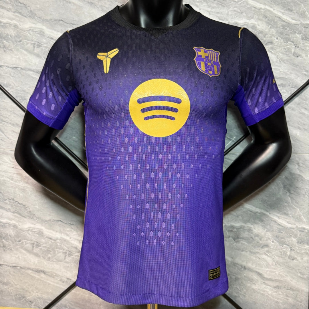 Maillot violet de football Barcelone 25/26 Le 12 -ème Maillot, vue de face, avec logo et détails du maillot.