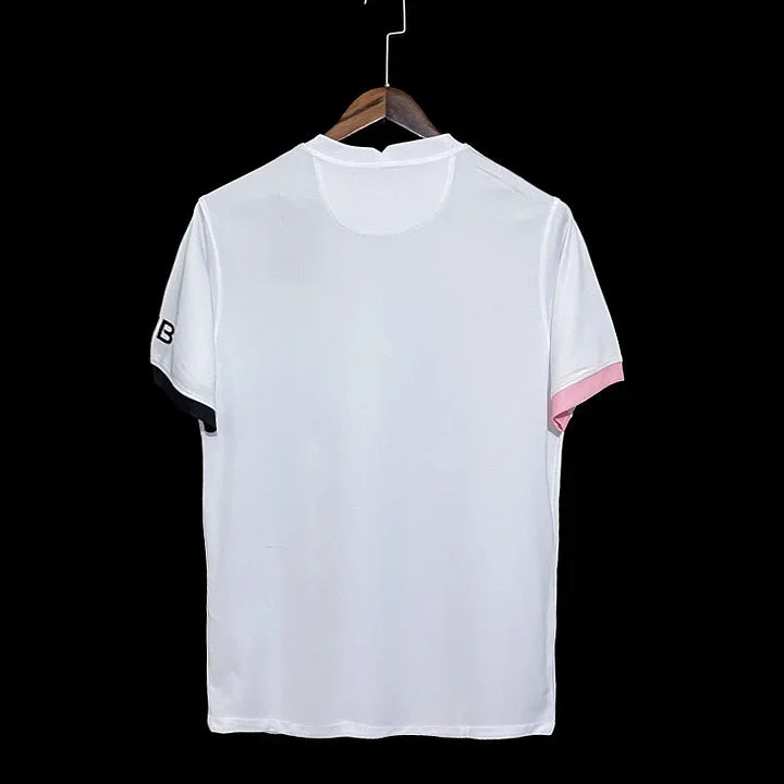 Maillot extérieur du Paris 21/22 de Le 12 -ème Maillot, maillot de football avec logo et détails du club.