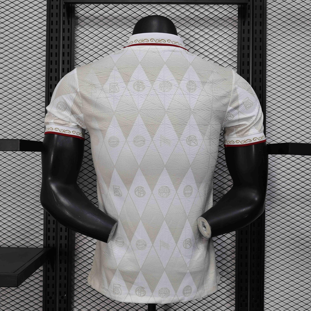 Maillot Bayern Munich concept 2025-26 de Le 12-ème Maillot, vue de face avec logo et détails du design.