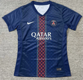 Maillot domicile PSG femme 25/26 Le 12 -ème Maillot, maillot de football féminin avec logo PSG et couleurs traditionnelles.