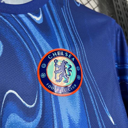 Maillot domicile Chelsea 2024/25 de Le 12 -ème Maillot, vue de face avec logo et design officiel de la saison.