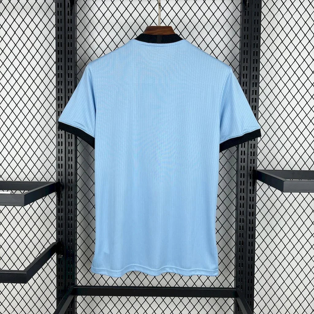 Maillot de football Allemagne concept 2025 signé Le 12 -ème Maillot, design moderne avec couleurs nationales.