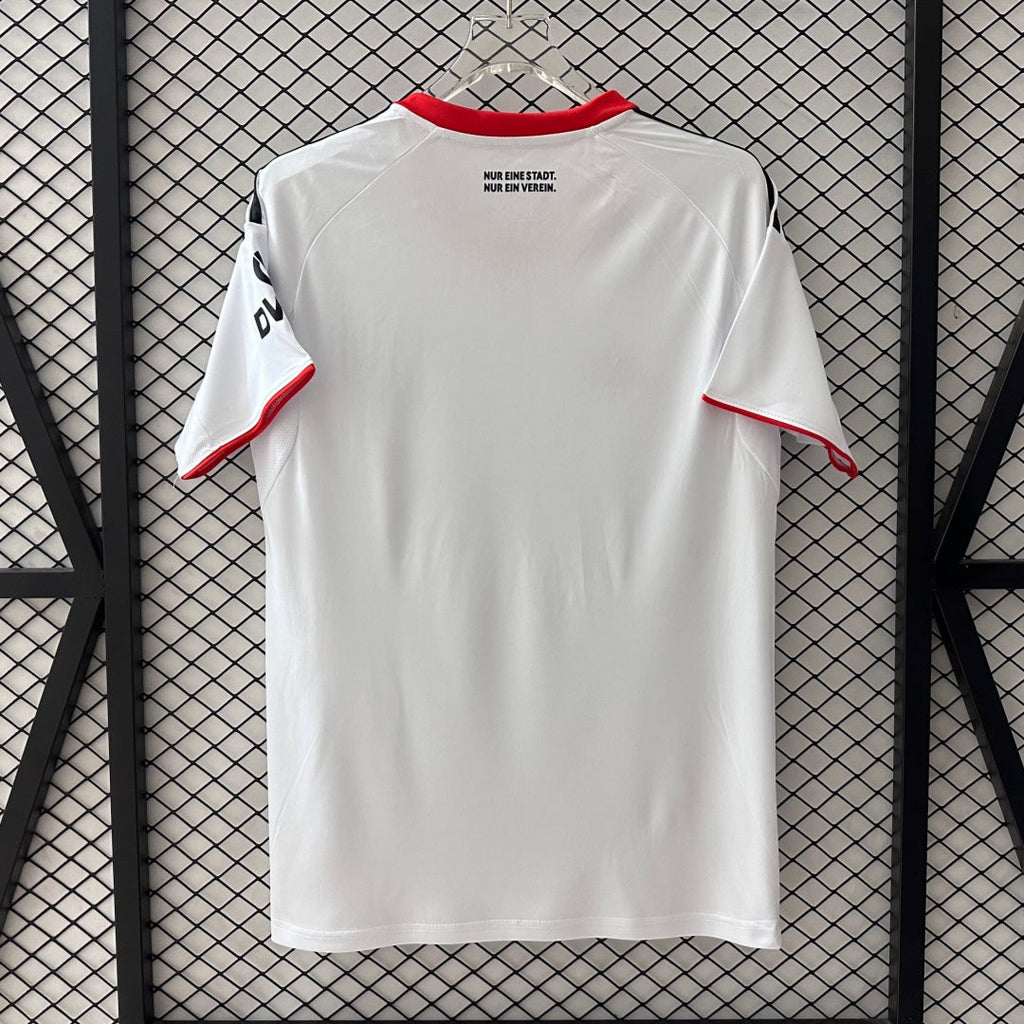 Maillot extérieur Eintracht Francfort Le 12-ème Maillot, maillot de football 25/26, vue du design et des détails du maillot.