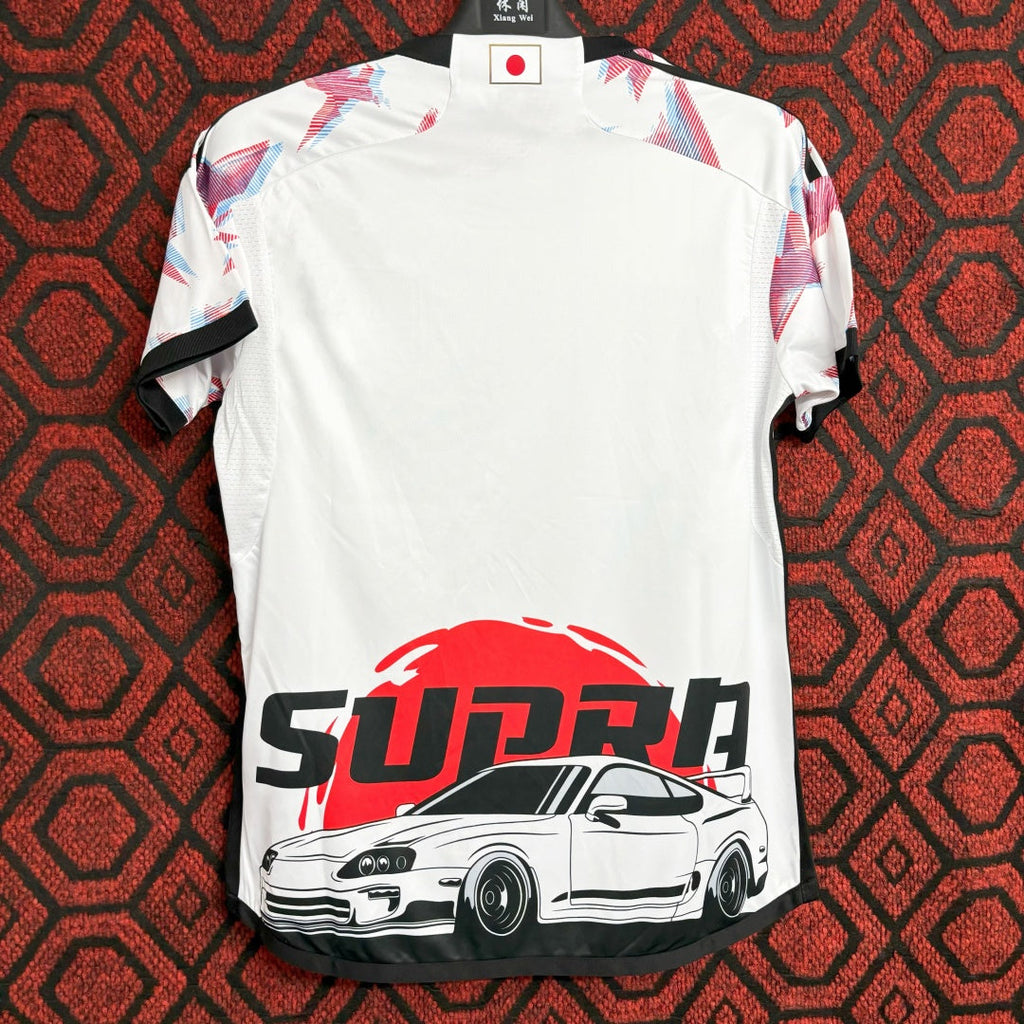 Maillot de football 2025 Japon Le 12 -ème Maillot, design spécial, vue de face avec logo et détails du maillot.