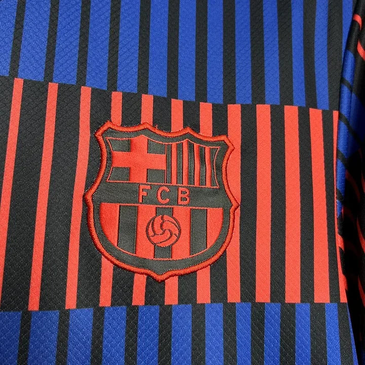 Maillot d'entraînement de football FC Barcelone 2024 2025 Le 12, maillot bleu avec logo officiel, vue de face.