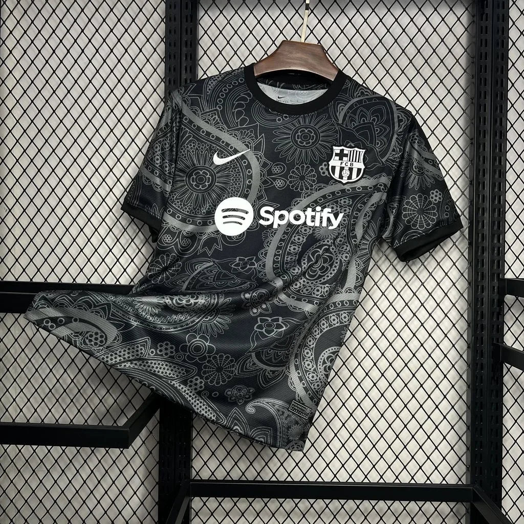 Maillot de football FC Barcelone noir concept 2024-2025, marque Le 12 -ème Maillot, vue de face avec détails du design.