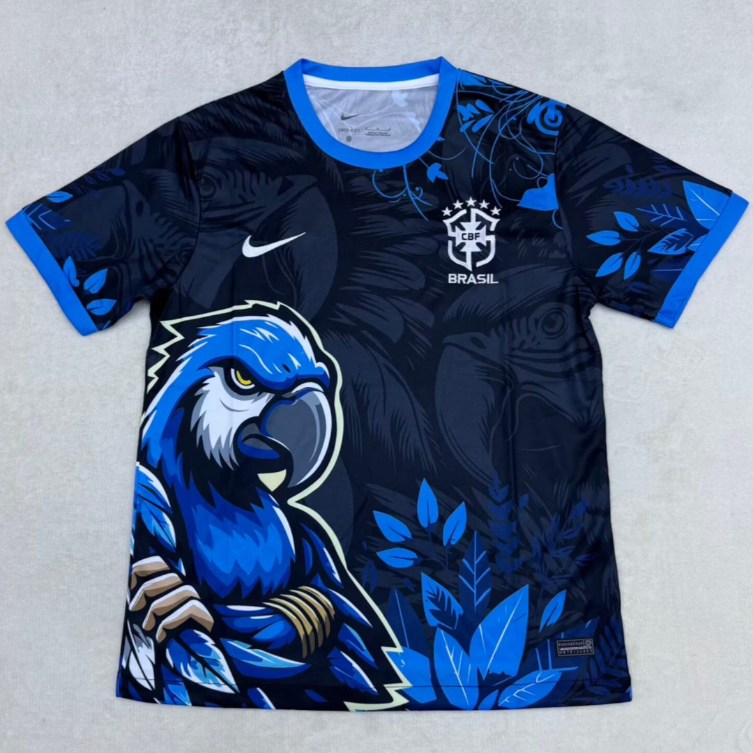 Maillot de football Brésil 25/26 de la marque Le 12 -ème Maillot, bleu avec motif oiseau spécial, vue frontale.
