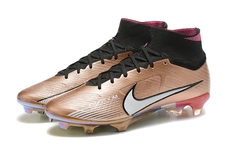 Crampons Mercurial Vapor XV Elite pour football, semelles en acier pour une meilleure adhérence sur le terrain.