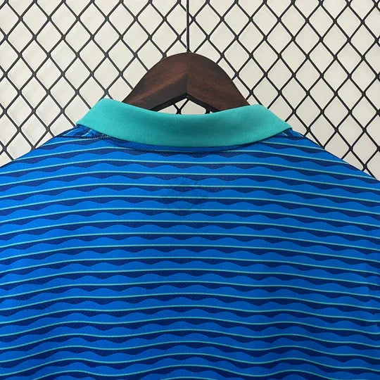Maillot extérieur du Brésil 2024/2025 de la marque Le 12, vue de face avec détails du design.