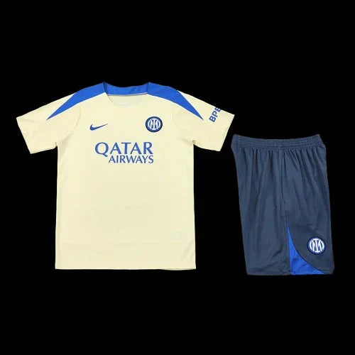 Maillot d'ensemble Inter Milan Le 12 -ème Maillot, logo et détails du maillot de football, vue de face.