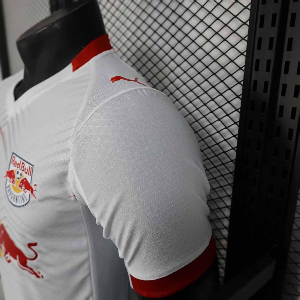 Maillot Leipzig 2025-26 Le 12 -ème Maillot, maillot de football avec logo de l'équipe, couleur principale bleu et blanc.