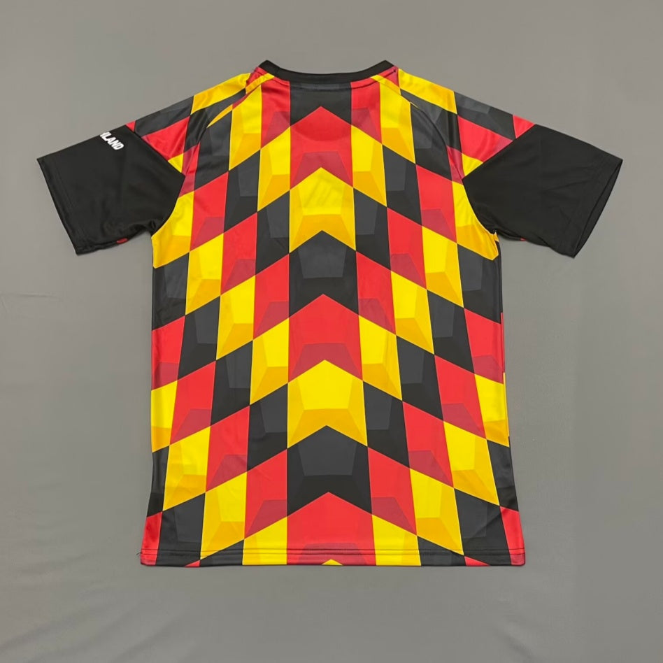 Maillot de football Allemagne 25/26 Le 12 -ème Maillot, maillot d'entraînement avec logo officiel et design bleu et blanc.