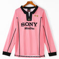 Maillot Juventus extérieur rétro 1997-1998 à manches longues, marque Le 12 -ème Maillot, détail visible sur le maillot.