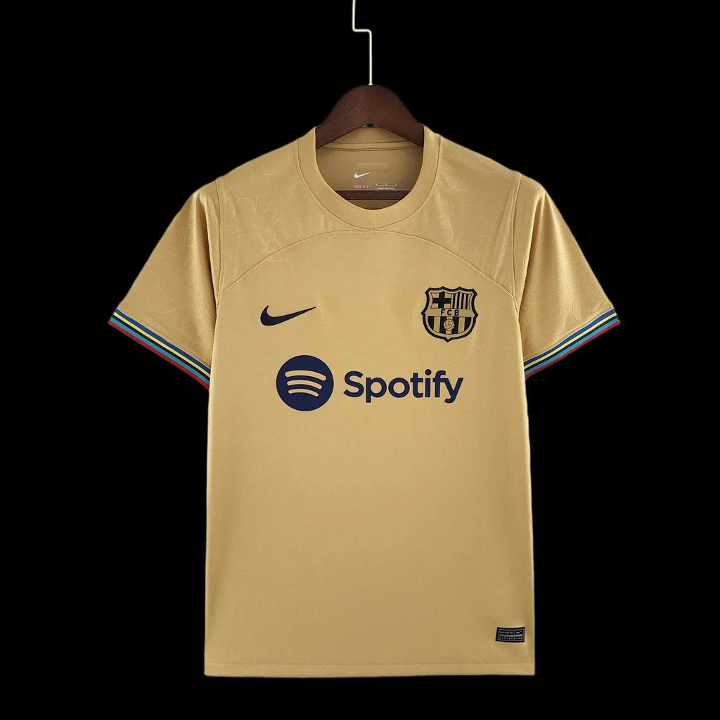 Maillot extérieur du FC Barcelone 2022/23 Le 12 -ème Maillot, vue de face avec logo et détails du maillot de football.