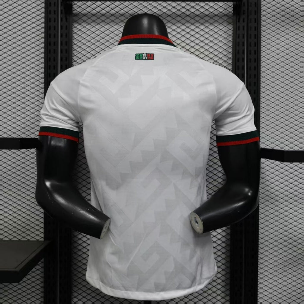 Maillot extérieur Mexique 25/26 de l'équipe Le 12 -ème Maillot, maillot de football avec logo et détails du design.